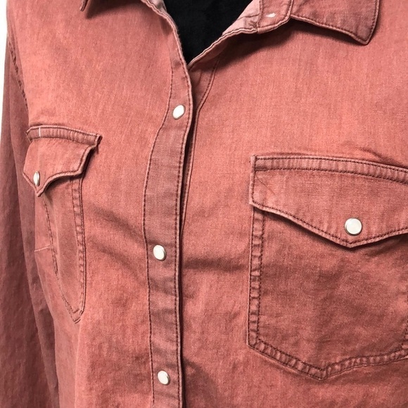 Tahari Ombré Long Sleeve Button Down - Picture 2 of 7